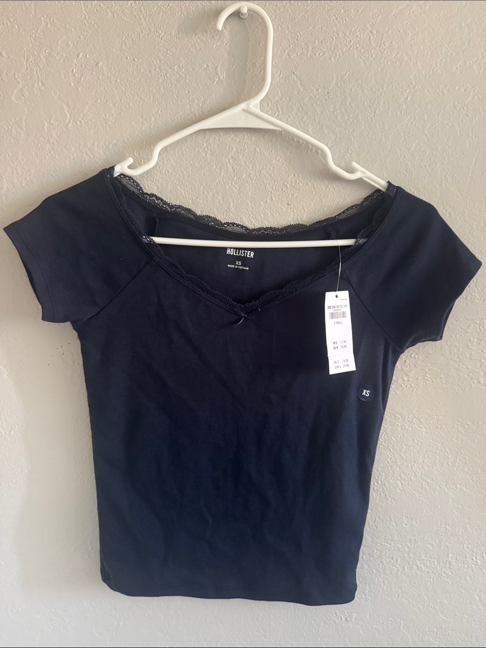 Hollister Women's Navy Lace-Trim Scoop Neck Tee